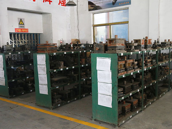 模具